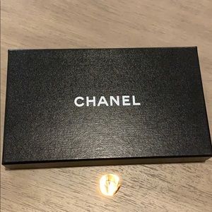 Chanel box
